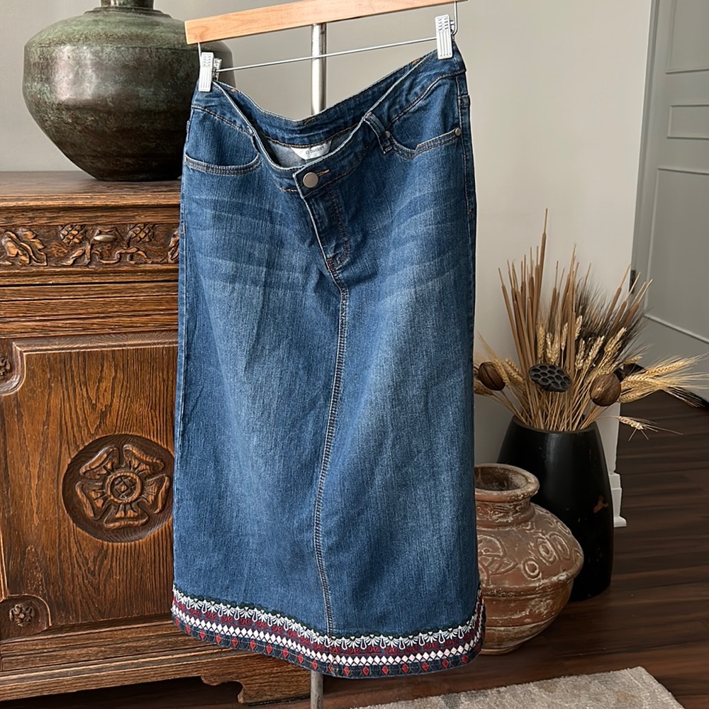 NWT CJ Banks Denim Pencil Skirt Embroidered Boho Trim
